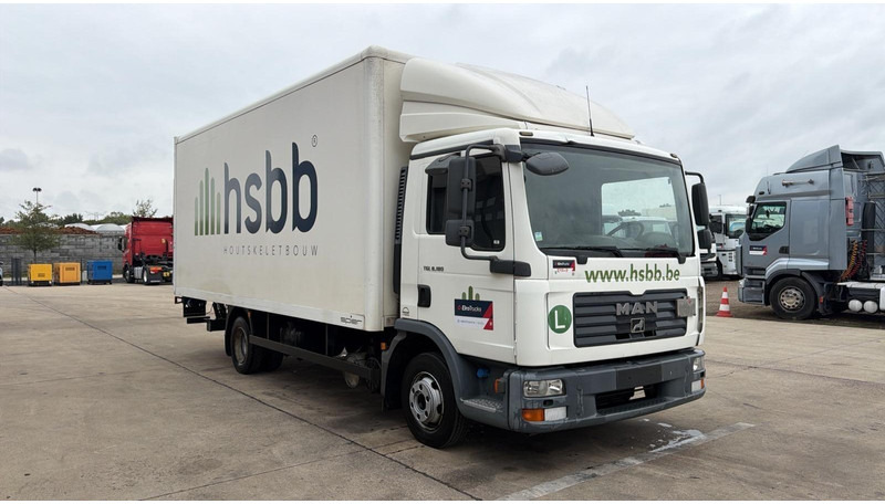 MAN TGL 8.180 (BELGIAN TRUCK / PERFECT CONDITION / MANUAL GEARBOX / LAMES / STEEL SUSP.) - Camion fourgon: photos 3 MAN TGL 8.180 (BELGIAN TRUCK / PERFECT CONDITION / MANUAL GEARBOX / LAMES / STEEL SUSP.) - Camion fourgon: photos 3