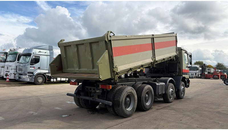 Mercedes-Benz Actros 3235 (EPS / LAMES / GRAND PONT / STEEL SUSP. / 3 PEDALES / MP1) - Camion benne: photos 4 Mercedes-Benz Actros 3235 (EPS / LAMES / GRAND PONT / STEEL SUSP. / 3 PEDALES / MP1) - Camion benne: photos 4