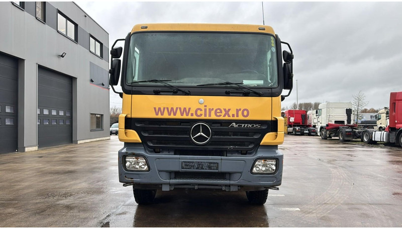 Mercedes-Benz Actros 4141 (EPS / 3 PEDALES / 8X4 / LAMES / GRAND PONT / STEEL SUSP. / MP2) - Châssis cabine: photos 5 Mercedes-Benz Actros 4141 (EPS / 3 PEDALES / 8X4 / LAMES / GRAND PONT / STEEL SUSP. / MP2) - Châssis cabine: photos 5