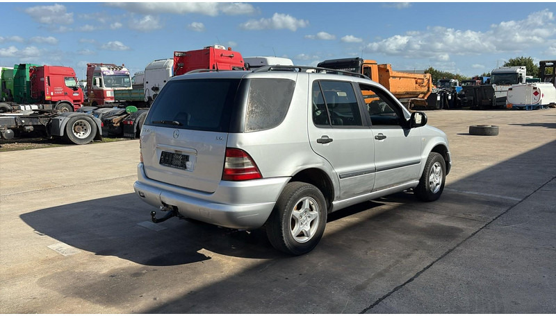 Mercedes-Benz M-Klasse ML 270 CDI - SUV: photos 4 Mercedes-Benz M-Klasse ML 270 CDI - SUV: photos 4