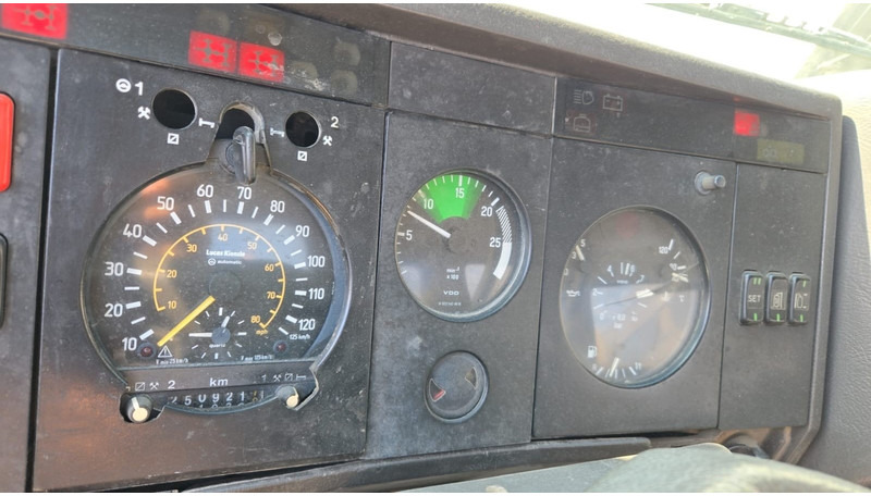Camion malaxeur Mercedes-Benz SK 2527 (MALAXEUR / MIXER / POSSIBLE COMME CHASSIS / 6X4 / LAMES / GRAND PONT): photos 12
