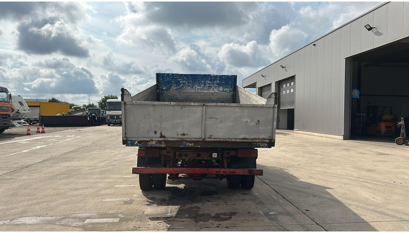 Mercedes-Benz SK 809 (POMPE MANUELLE / MANUAL PUMP / HELPER / AUXILAIRY / SPER / STEEL SUSP.) - Camion benne: photos 5 Mercedes-Benz SK 809 (POMPE MANUELLE / MANUAL PUMP / HELPER / AUXILAIRY / SPER / STEEL SUSP.) - Camion benne: photos 5