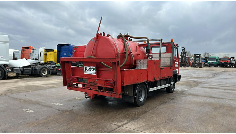 Mercedes-Benz SK 814 (VIDANGEUR / VACUUM / AUXILAIRY / SPER / STEEL SUSP. / LAMES) - Camion hydrocureur: photos 5 Mercedes-Benz SK 814 (VIDANGEUR / VACUUM / AUXILAIRY / SPER / STEEL SUSP. / LAMES) - Camion hydrocureur: photos 5