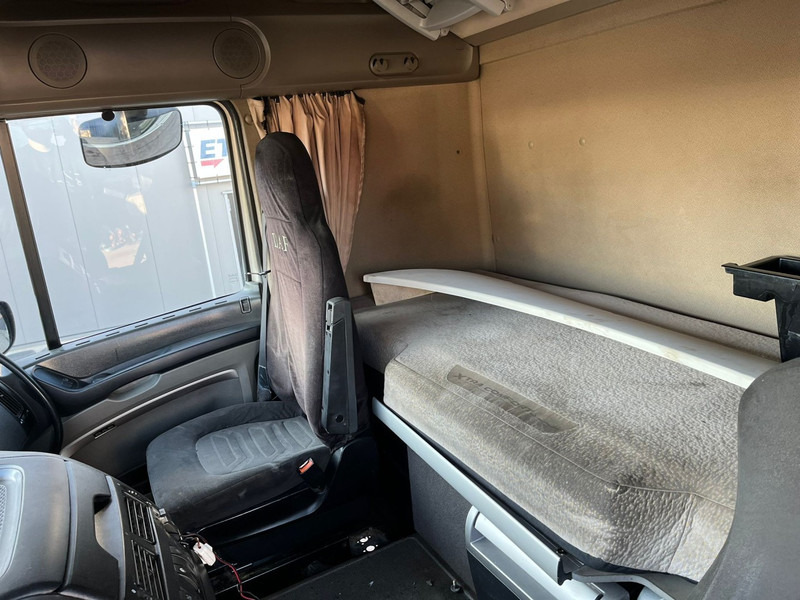 Tracteur routier DAF 105 XF 460 Super Space Cab (MANUAL GEARBOX / BOITE MANUELLE): photos 18
