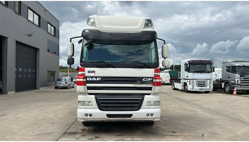 DAF 85 CF 460 (BOITE MANUELLE / MANUAL GEARBOX / GOOD CONDITION / BONNE ETAT) - Tracteur routier: photos 3 DAF 85 CF 460 (BOITE MANUELLE / MANUAL GEARBOX / GOOD CONDITION / BONNE ETAT) - Tracteur routier: photos 3