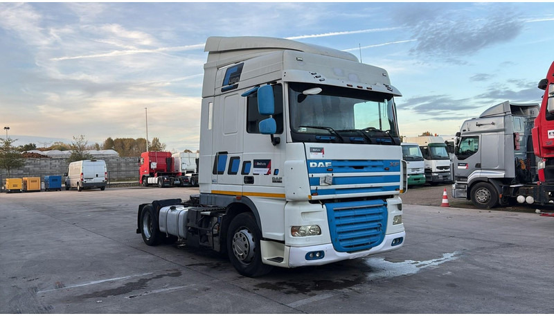 DAF XF 105.460 (BOITE MANUELLE / MANUAL GEARBOX) - Tracteur routier: photos 3 DAF XF 105.460 (BOITE MANUELLE / MANUAL GEARBOX) - Tracteur routier: photos 3