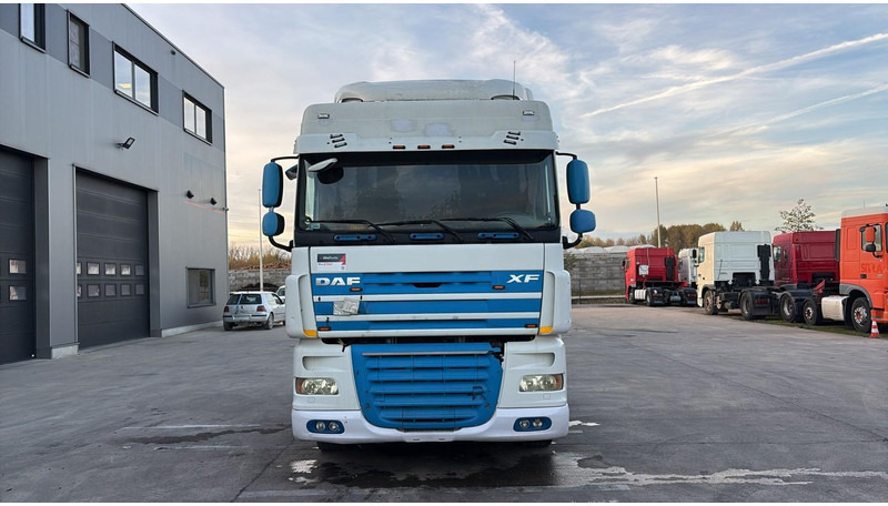 DAF XF 105.460 (BOITE MANUELLE / MANUAL GEARBOX) - Tracteur routier: photos 2 DAF XF 105.460 (BOITE MANUELLE / MANUAL GEARBOX) - Tracteur routier: photos 2