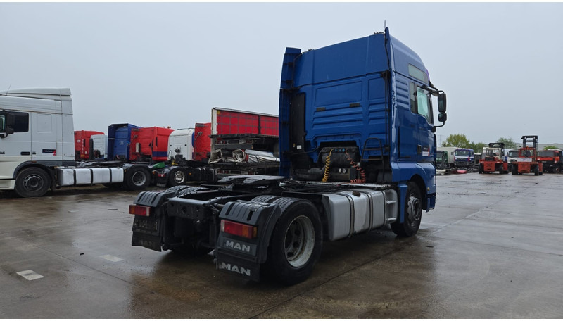 MAN TGA 18.410 (864.000 KM / MANUAL PUMP / MANUAL GEARBOX / RETARDER / POMPE MANUELLE) - Tracteur routier: photos 5 MAN TGA 18.410 (864.000 KM / MANUAL PUMP / MANUAL GEARBOX / RETARDER / POMPE MANUELLE) - Tracteur routier: photos 5