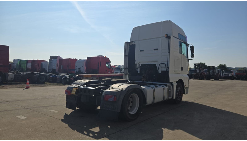 MAN TGX 18.440 (MANUAL GEARBOX / RETARDER / BOITE MANUELLE / AIRCO / GOOD CONDITION) - Tracteur routier: photos 4 MAN TGX 18.440 (MANUAL GEARBOX / RETARDER / BOITE MANUELLE / AIRCO / GOOD CONDITION) - Tracteur routier: photos 4