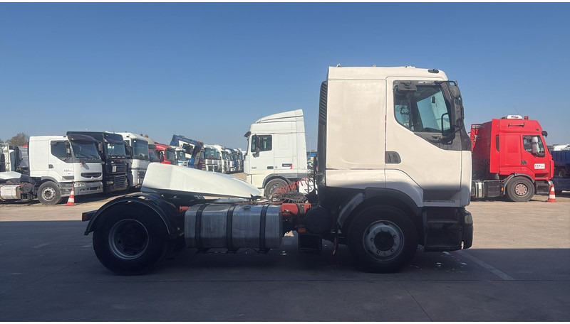 Renault Premium 385 (POMPE MANUELLE / MANUAL PUMP / BOITE MANUELLE / GRAND PONT) - Tracteur routier: photos 4 Renault Premium 385 (POMPE MANUELLE / MANUAL PUMP / BOITE MANUELLE / GRAND PONT) - Tracteur routier: photos 4