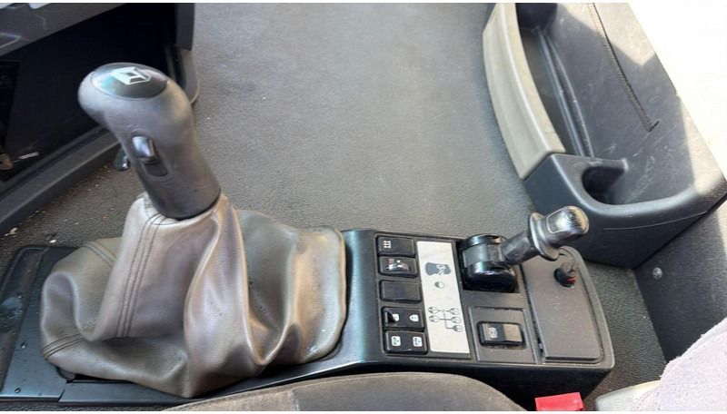 Tracteur routier Renault Premium 450 DXI (BOITE MANUELLE / MANUAL GEARBOX): photos 15