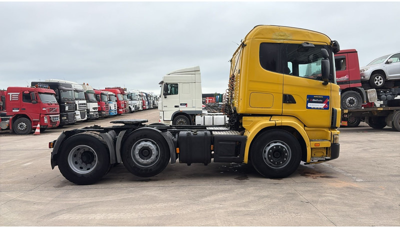 Scania 124-420 (6X2 / 8 TYRES / ORIGINAL TRACTOR UNIT / FRONT STEEL) - Tracteur routier: photos 4 Scania 124-420 (6X2 / 8 TYRES / ORIGINAL TRACTOR UNIT / FRONT STEEL) - Tracteur routier: photos 4