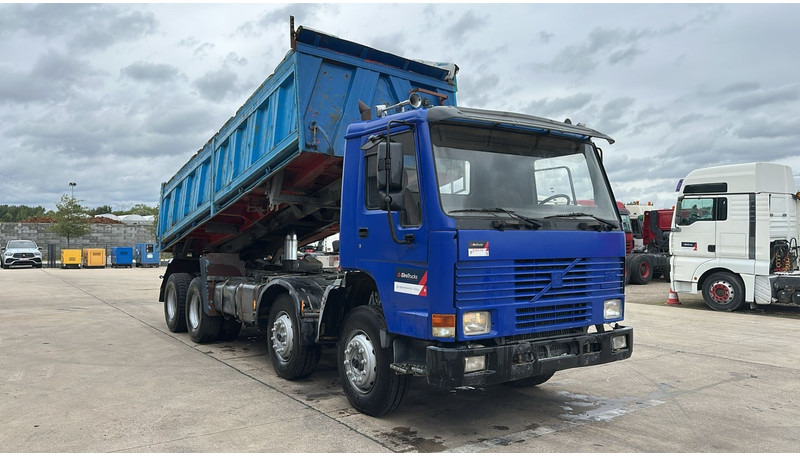 Volvo FL 12.380 (8X4 /STEEL SUSP. / BOITE MANUELLE / MANUAL GEARBOX) - Camion benne: photos 3 Volvo FL 12.380 (8X4 /STEEL SUSP. / BOITE MANUELLE / MANUAL GEARBOX) - Camion benne: photos 3