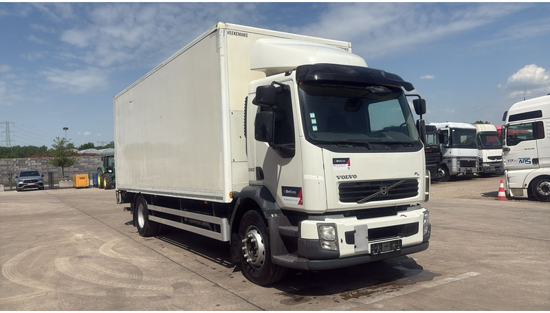 Volvo FL 260 (LIFT 2000 KG / PERFECT BELGIAN TRUCK / 18 TON / EURO 5) - Camion fourgon: photos 3 Volvo FL 260 (LIFT 2000 KG / PERFECT BELGIAN TRUCK / 18 TON / EURO 5) - Camion fourgon: photos 3