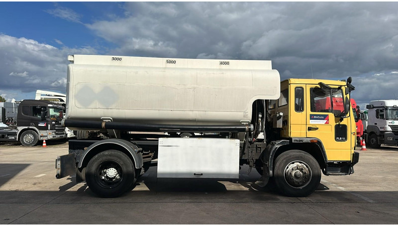 Volvo FL 6-18 (12400 LITERS / 3 COMPARTIMENTS / EURO 2 / STEEL SUSP. / LAMES) - Camion citerne: photos 4 Volvo FL 6-18 (12400 LITERS / 3 COMPARTIMENTS / EURO 2 / STEEL SUSP. / LAMES) - Camion citerne: photos 4