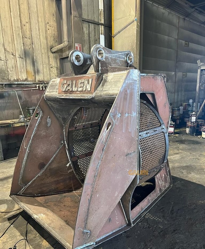 Hitachi ZX225 Rotary Screening Bucket - Godet de tri: photos 2 Hitachi ZX225 Rotary Screening Bucket - Godet de tri: photos 2