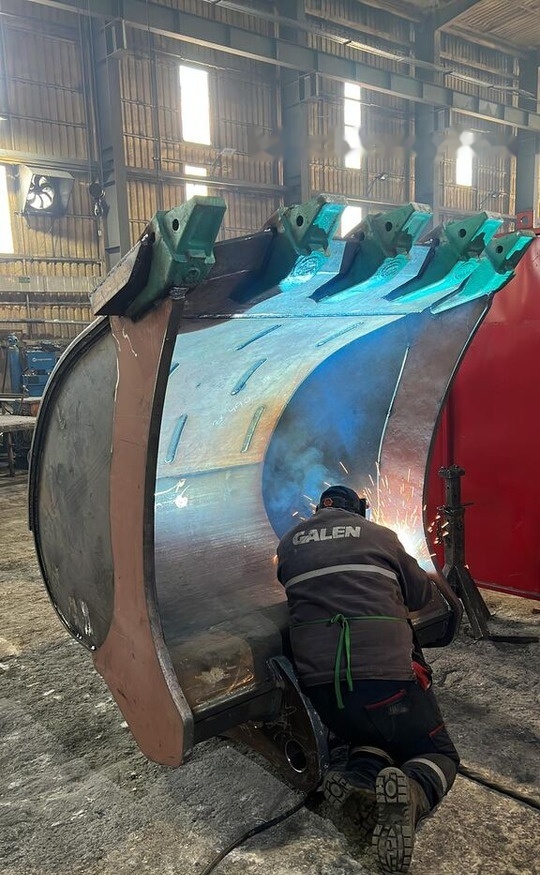 Hitachi ZX490 Heavy Duty Bucket - Godet pour pelle: photos 4 Hitachi ZX490 Heavy Duty Bucket - Godet pour pelle: photos 4