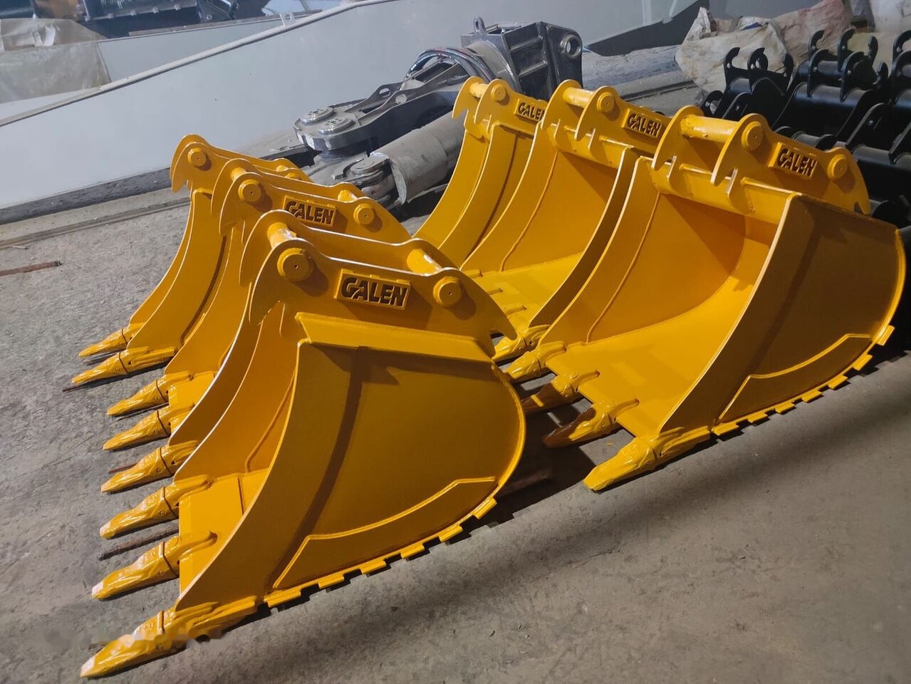 Komatsu PC45 - Godet pour pelle: photos 3 Komatsu PC45 - Godet pour pelle: photos 3