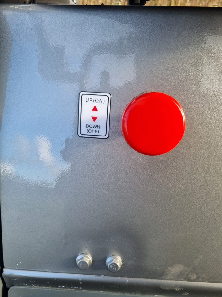 Chargeuse sur pneus WCM L1150e E-Power: photos 10