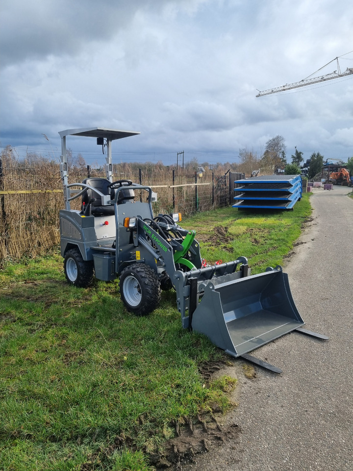 Chargeuse sur pneus WCM L1150e E-Power: photos 14