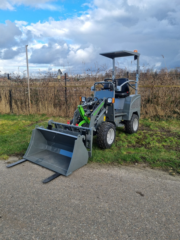 Chargeuse sur pneus WCM L1150e E-Power: photos 13