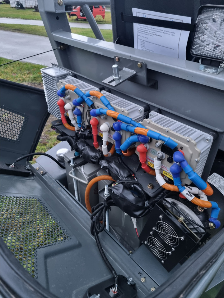Chargeuse sur pneus WCM L2110e E-Power: photos 9