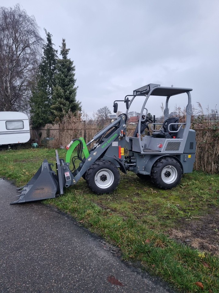 Chargeuse sur pneus WCM L2110e E-Power: photos 15