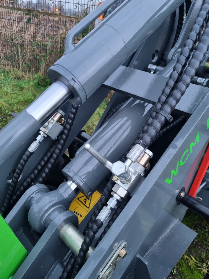 Chargeuse sur pneus WCM L2110e E-Power: photos 13