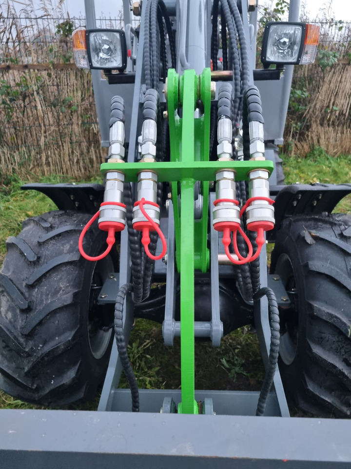 Chargeuse sur pneus WCM L2110e E-Power: photos 10