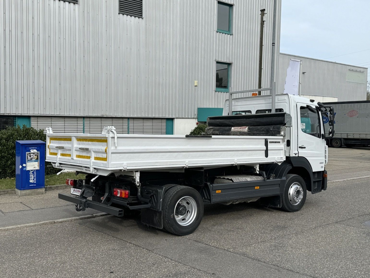 Camion benne neuf Mercedes-Benz Atego 1223 K Dreiseitenkipper 2xAHK 3-Sitze E6: photos 9