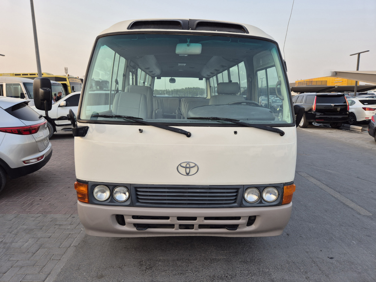 TOYOTA Coaster ... Nos bus -Originaires TOYOTA ...pas Chinois... T72 ... - Minibus, Transport de personnes: photos 5 TOYOTA Coaster ... Nos bus -Originaires TOYOTA ...pas Chinois... T72 ... - Minibus, Transport de personnes: photos 5