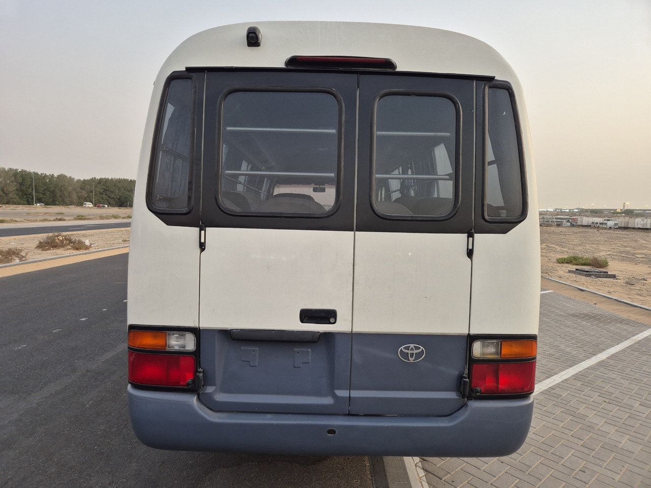 Toyota Coaster ... 30 places - climatisé - Minibus, Transport de personnes: photos 4 Toyota Coaster ... 30 places - climatisé - Minibus, Transport de personnes: photos 4