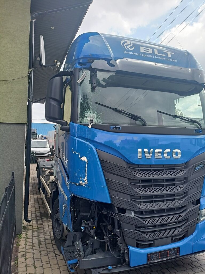 IVECO 26460 - Camion porte-conteneur/ Caisse mobile: photos 3 IVECO 26460 - Camion porte-conteneur/ Caisse mobile: photos 3