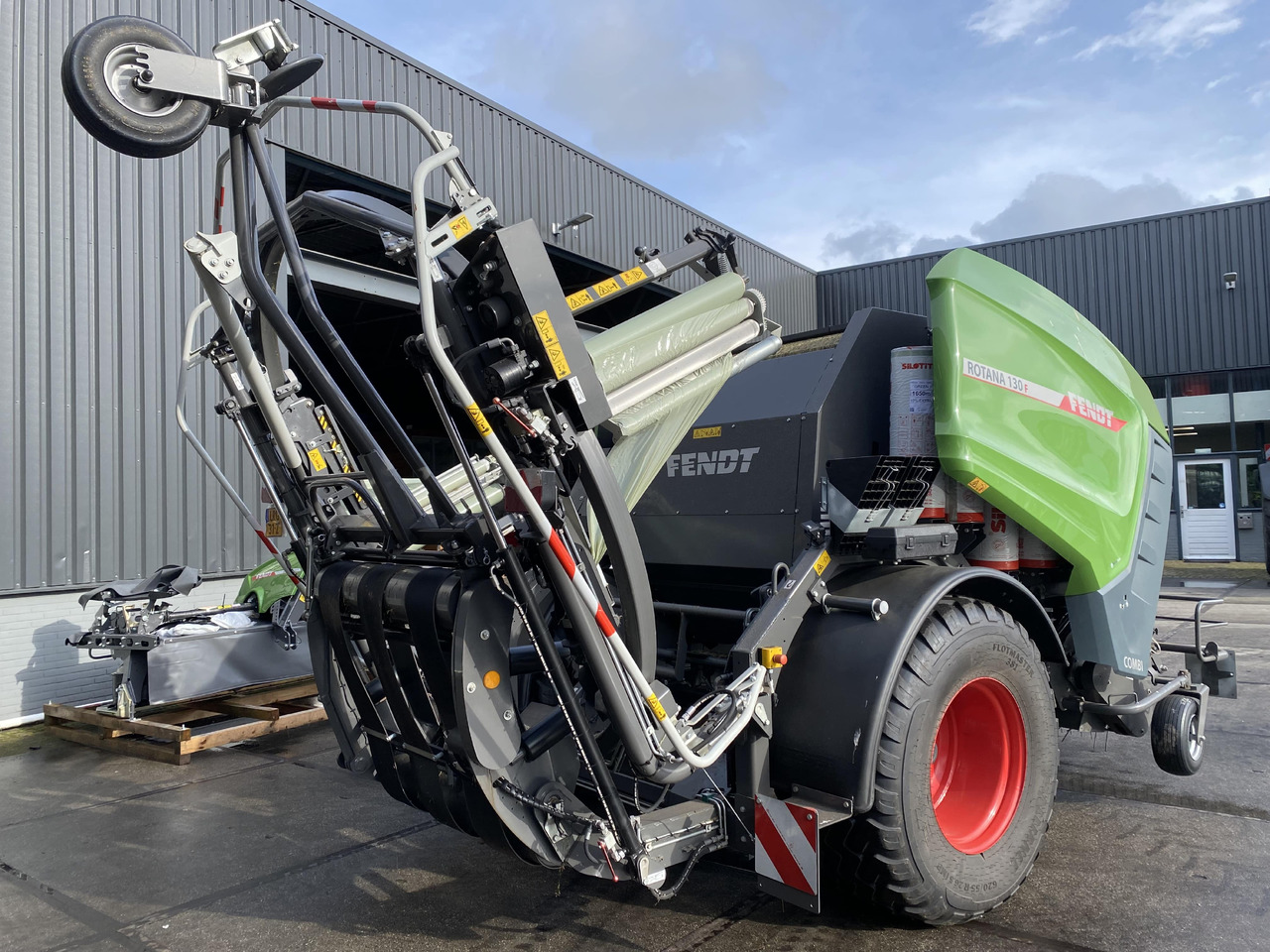 FENDT Rotana 130F Combi - Enrubanneuse: photos 4 FENDT Rotana 130F Combi - Enrubanneuse: photos 4