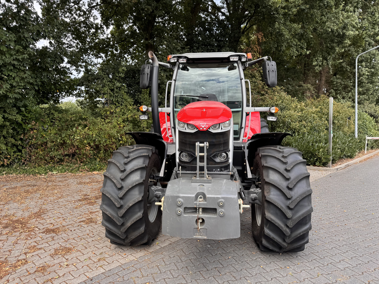 MASSEY FERGUSON 7s.180 Dyna6 Efficient - Tracteur agricole: photos 5 MASSEY FERGUSON 7s.180 Dyna6 Efficient - Tracteur agricole: photos 5