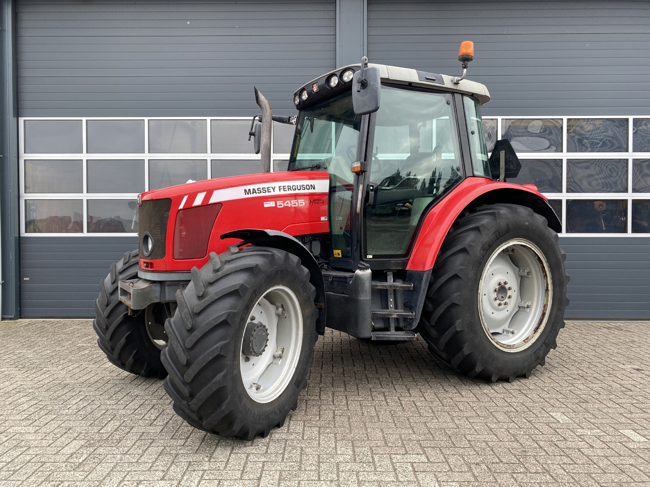 Tracteur agricole Massey Ferguson 5455 Dyna-4: photos 1