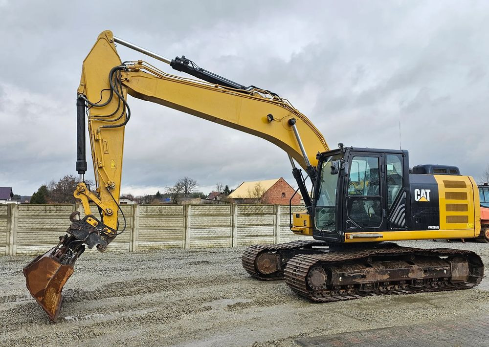Pelle sur chenille Caterpillar 320 FL, 2017 ROK, 8500 MTH: photos 1