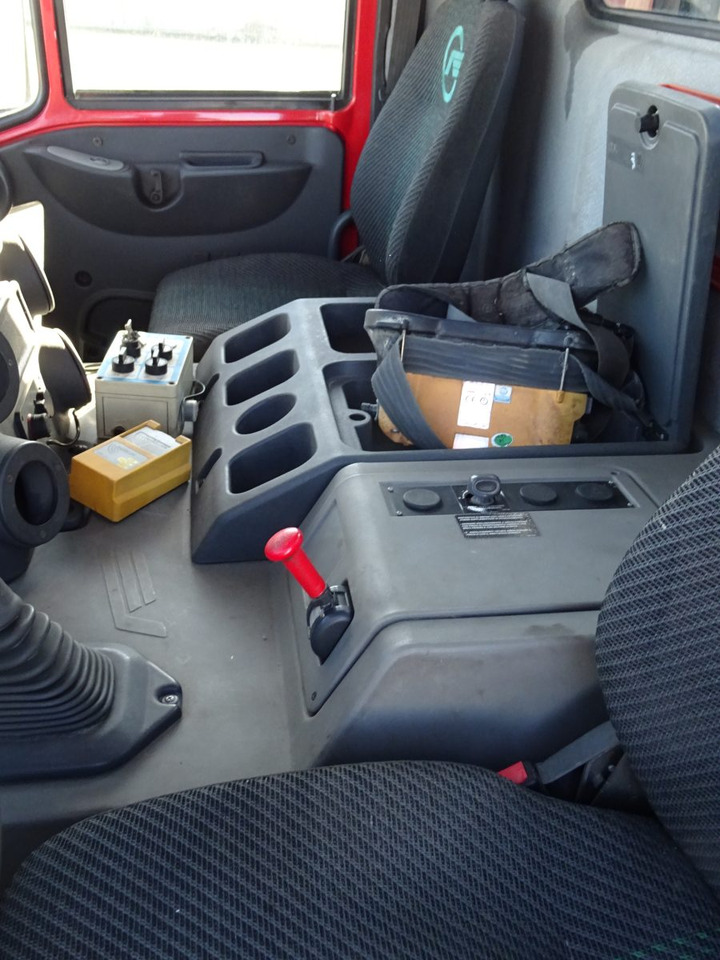 Camion malaxeur pompe ASTRA HD8 8445 CIFA MK28.4: photos 9 Camion malaxeur pompe ASTRA HD8 8445 CIFA MK28.4: photos 9