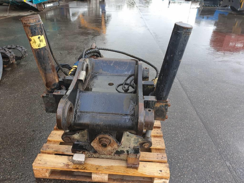 Engcon Tilting Coupler - Attache rapide pour Engins de chantier: photos 3 Engcon Tilting Coupler - Attache rapide pour Engins de chantier: photos 3