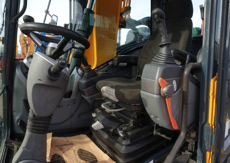 Pelle sur pneus Hyundai HW 140: photos 17