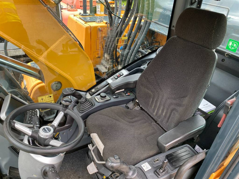 Pelle sur pneus Hyundai HW140: photos 18