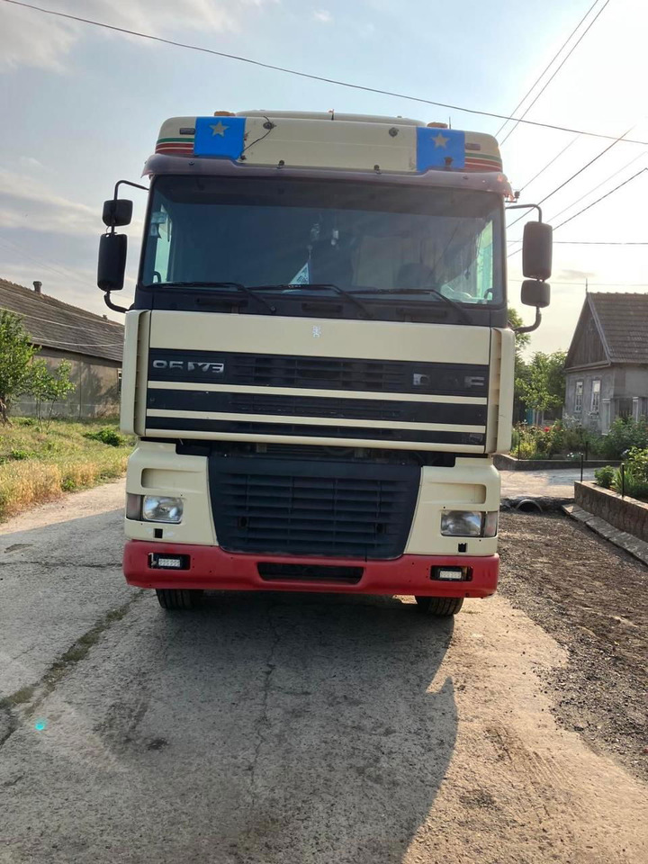 DAF XF 95 430 Platform - Camion plateau: photos 1 DAF XF 95 430 Platform - Camion plateau: photos 1