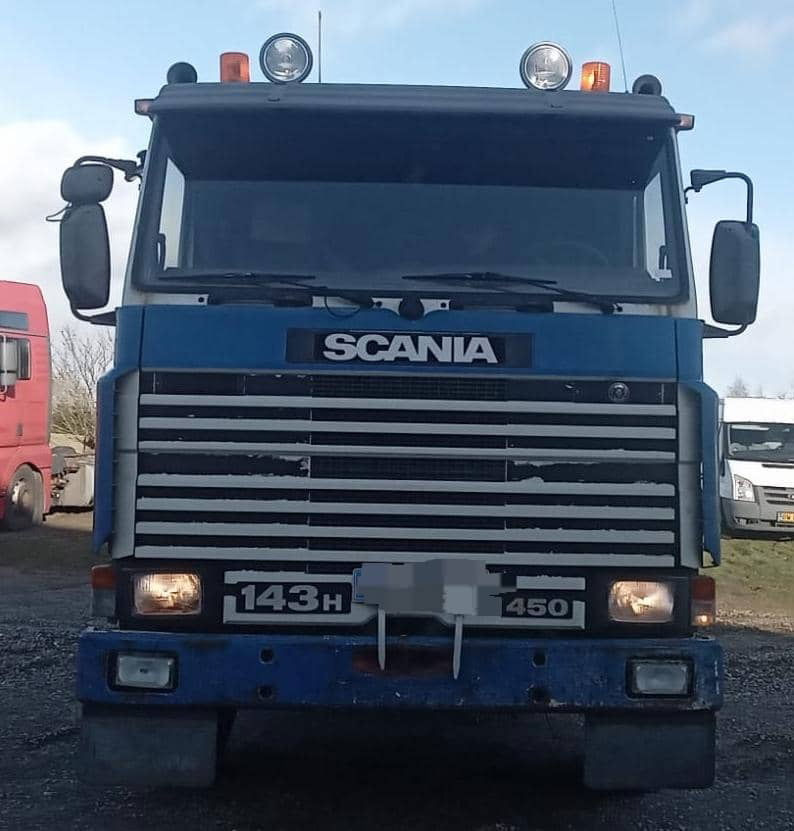 Scania R143-450 V8 Tractor unit with crane - Tracteur routier: photos 1 Scania R143-450 V8 Tractor unit with crane - Tracteur routier: photos 1