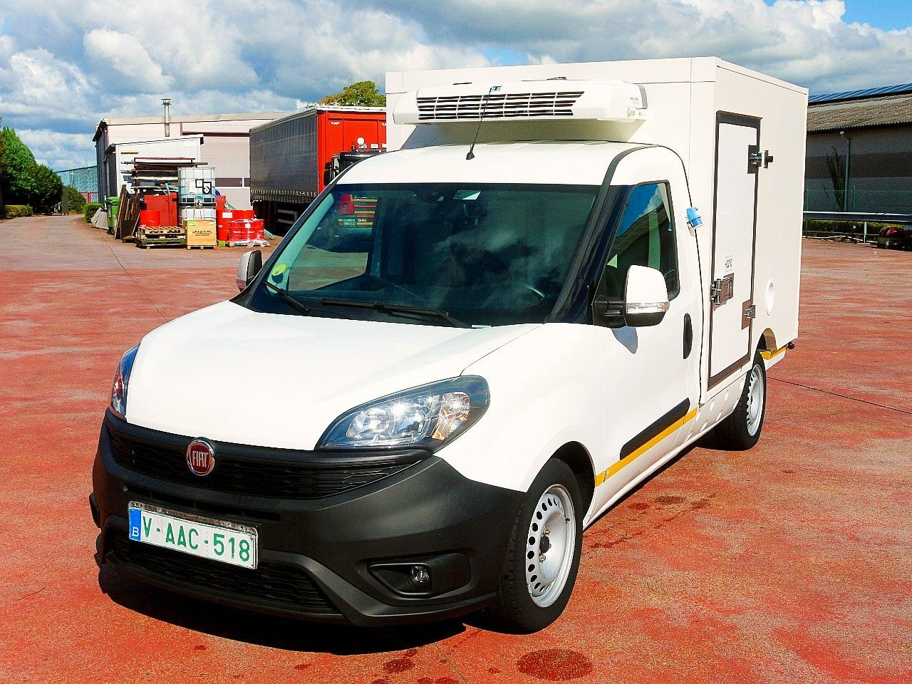 Fiat DOBLO 1.6 KUHLKOFFER THERMOKING MT   A/C - Utilitaire frigorifique: photos 5 Fiat DOBLO 1.6 KUHLKOFFER THERMOKING MT   A/C - Utilitaire frigorifique: photos 5