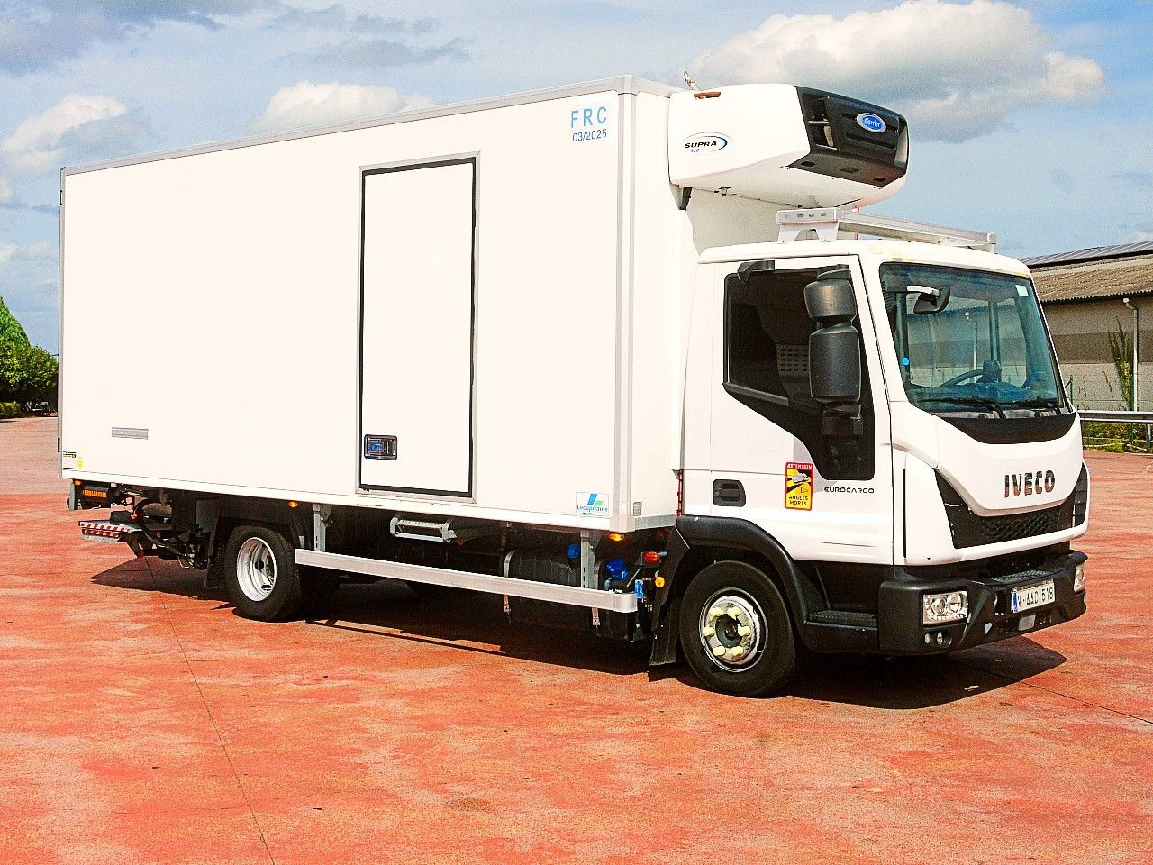 Iveco 100E19 KUHLKOFFER CARRIER SUPRA 550 luft fed A/C - Camion frigorifique: photos 2 Iveco 100E19 KUHLKOFFER CARRIER SUPRA 550 luft fed A/C - Camion frigorifique: photos 2