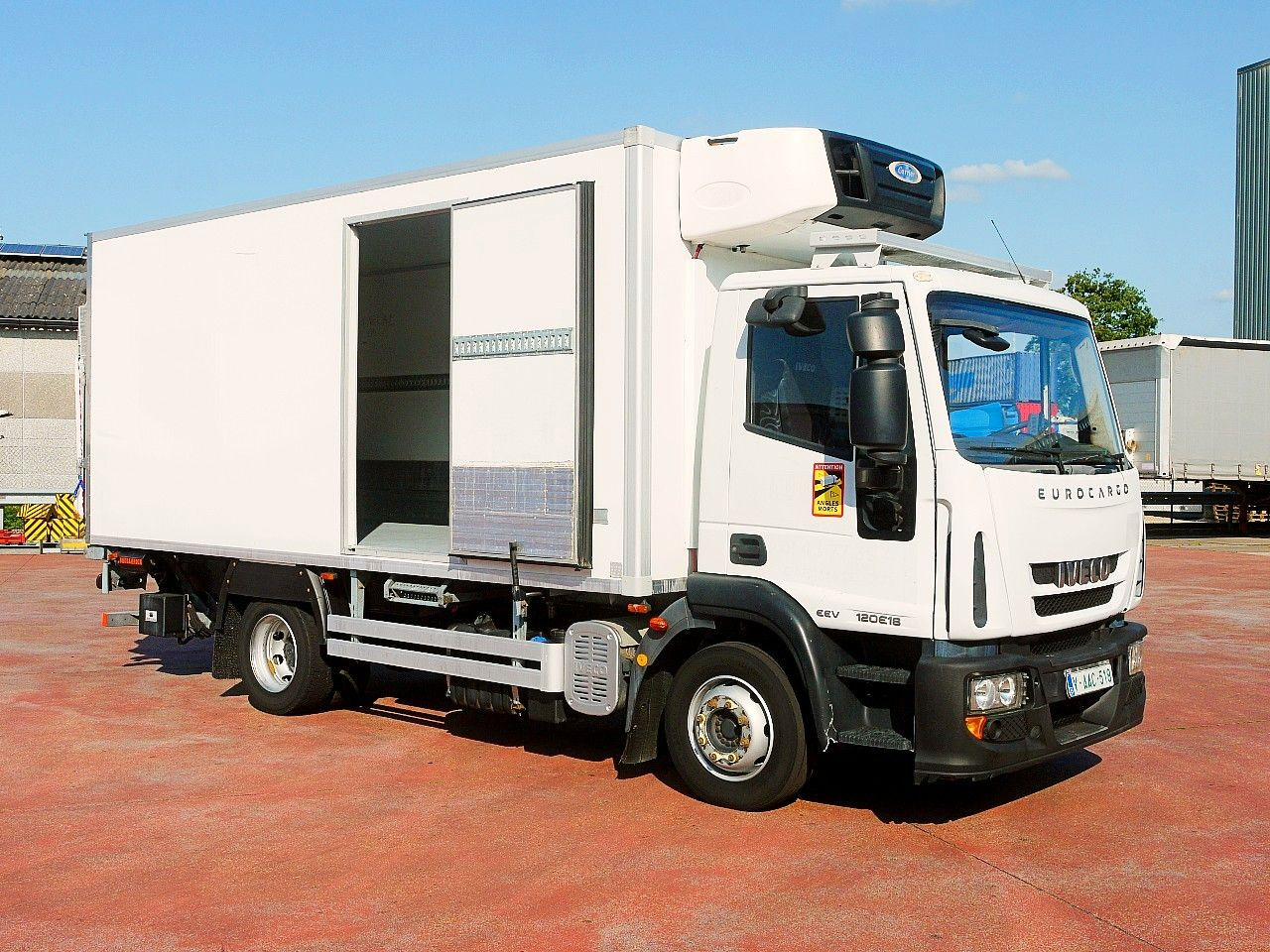 Iveco 120E18 EUROCARGO KUHLKOFFER CARRIER SUPRA 550 - Camion frigorifique: photos 3 Iveco 120E18 EUROCARGO KUHLKOFFER CARRIER SUPRA 550 - Camion frigorifique: photos 3