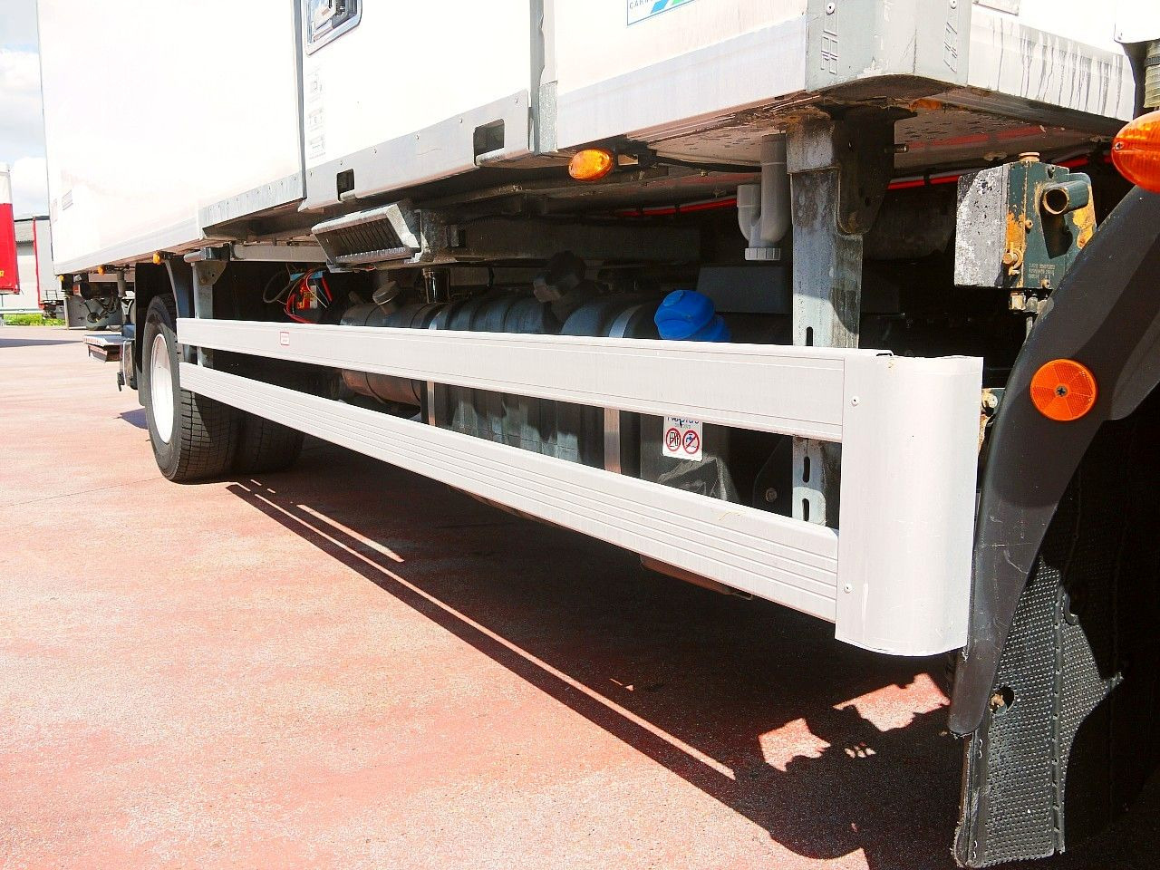 Camion frigorifique Iveco 140E19 EUROCARGO KUHLKOFFER CARRIER SUPRA 1250MT: photos 15