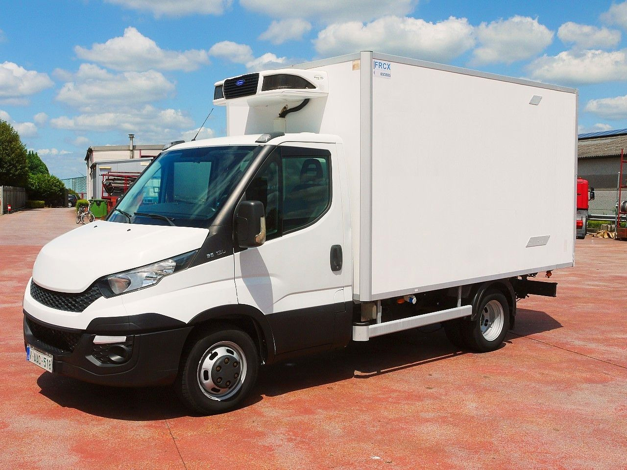 Iveco 35C13 DAILY KUHLKOFFER CARRIER PULSOR 400 AIRCO - Utilitaire frigorifique: photos 4 Iveco 35C13 DAILY KUHLKOFFER CARRIER PULSOR 400 AIRCO - Utilitaire frigorifique: photos 4