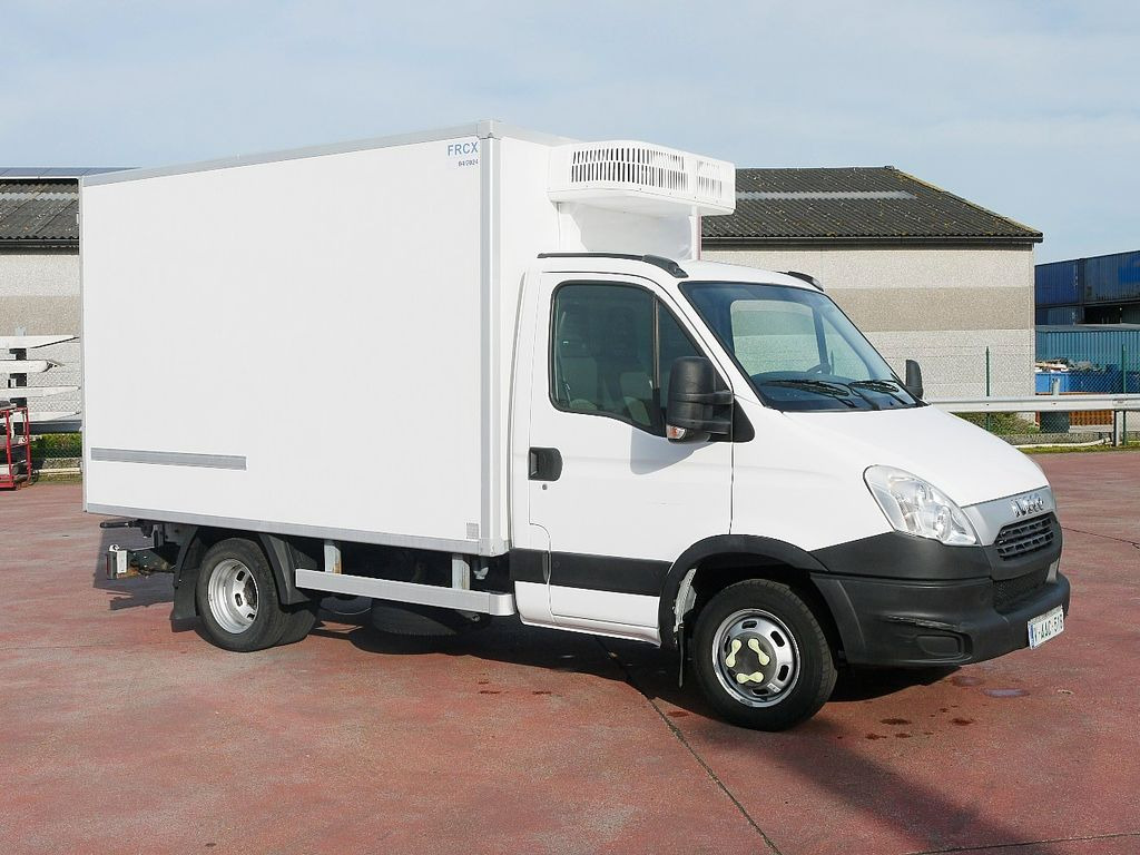 Iveco 35C13 DAILY KUHLKOFFER RELEC FROID TR32 -20C - Utilitaire frigorifique: photos 3 Iveco 35C13 DAILY KUHLKOFFER RELEC FROID TR32 -20C - Utilitaire frigorifique: photos 3