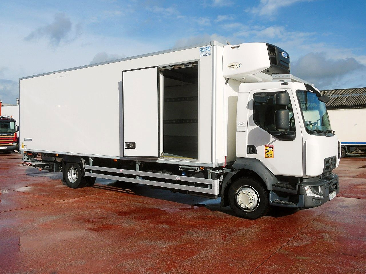 Renault D 16.250 KUHLKOFFER CARRIER SUPRA 1150MT A/C - Camion frigorifique: photos 3 Renault D 16.250 KUHLKOFFER CARRIER SUPRA 1150MT A/C - Camion frigorifique: photos 3